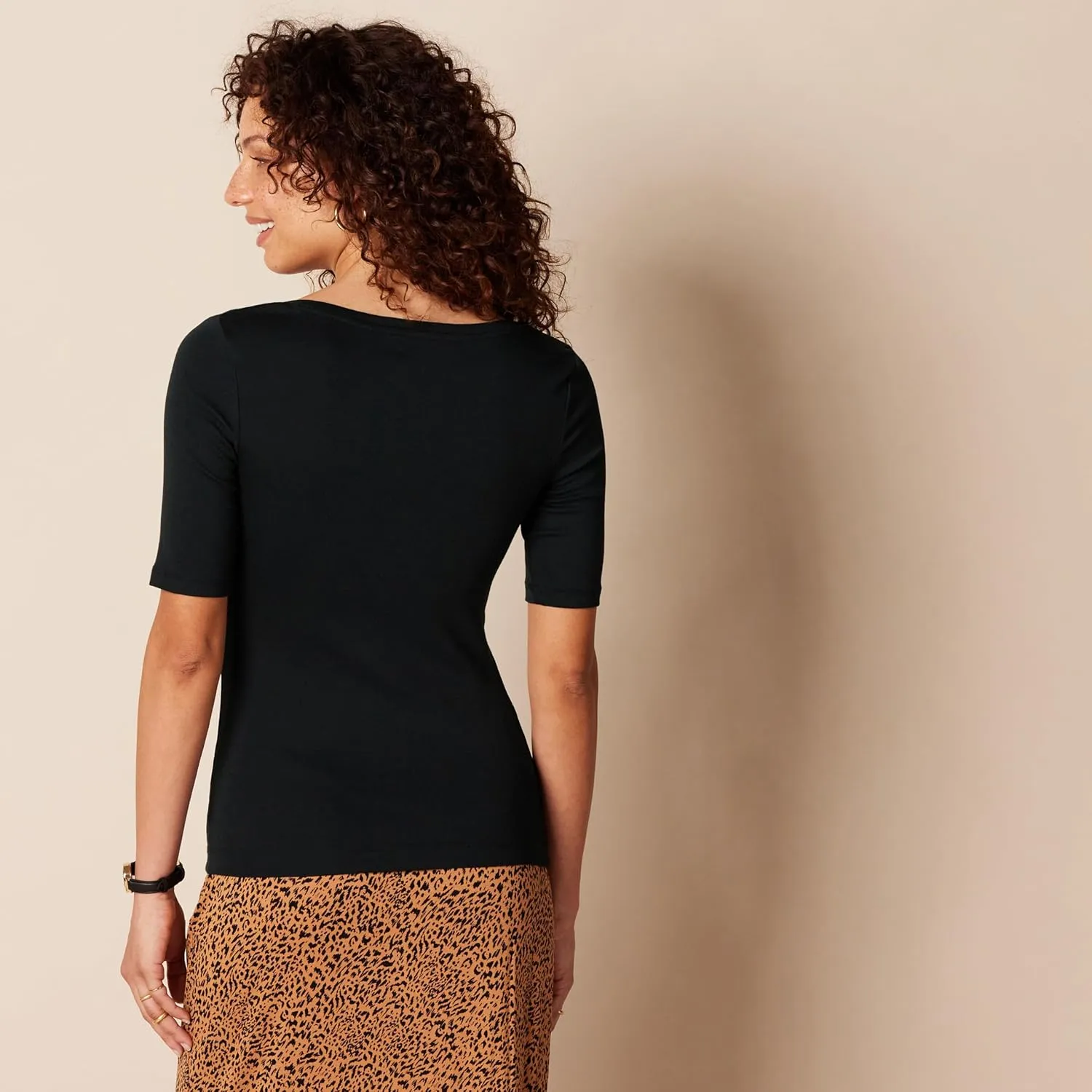 Amazon Essentials Women's Slim-Fit Half Sleeve Square Neck T-Shirt