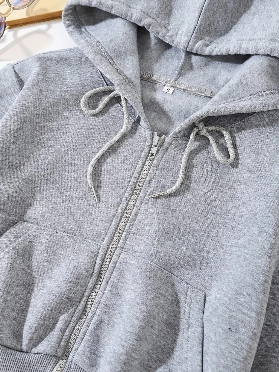 Cioatin Women Fleece Zip Up Crop Hoodies Sweatshirt Y2K Fall Trendy Long Sleeve Athletic Workout Pullover Jacket Sweater