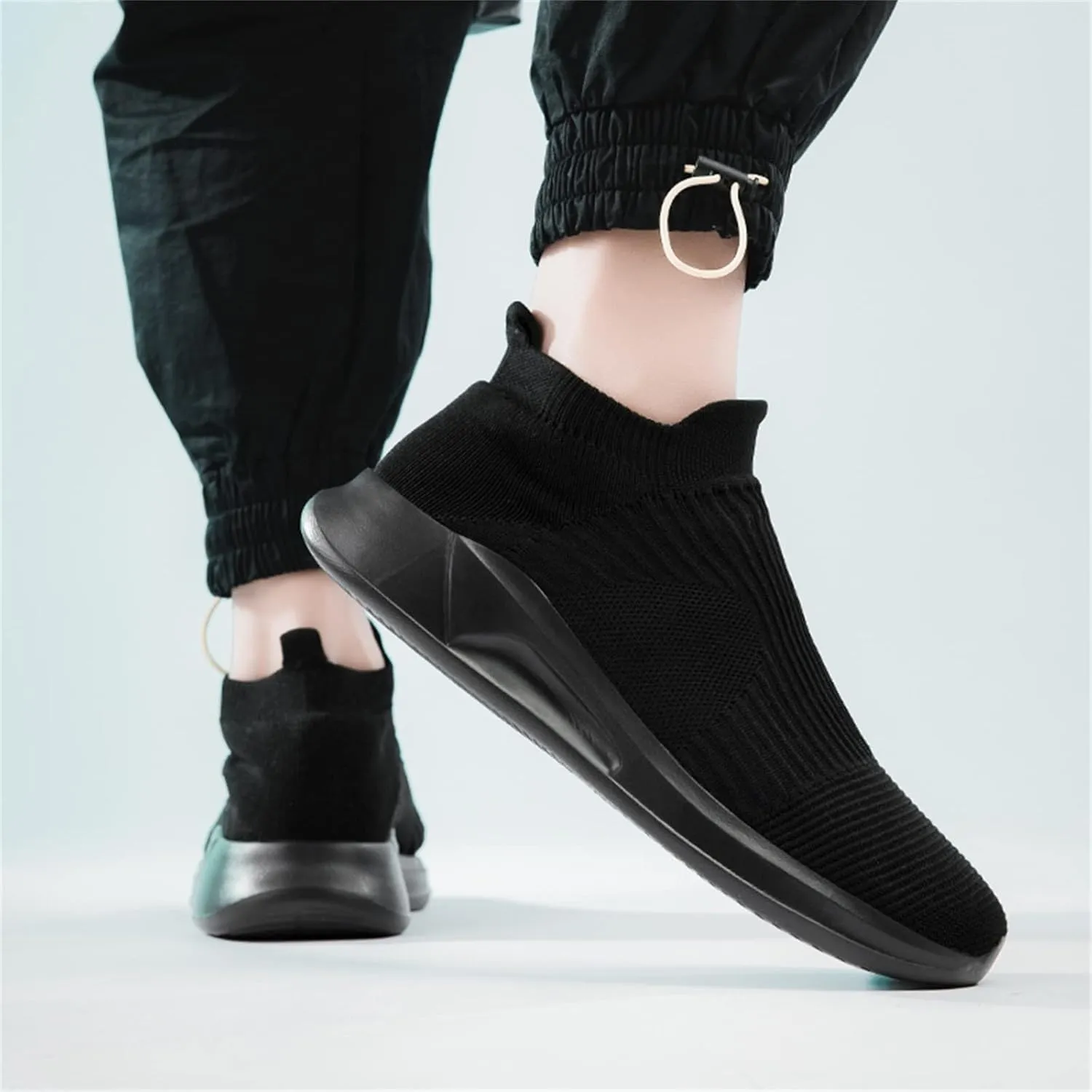 Fashion Spring and Summer Men Sports Shoes Flat Bottom Lightweight Slip On Fly Woven Mesh Mens Sneaker Socks No Show