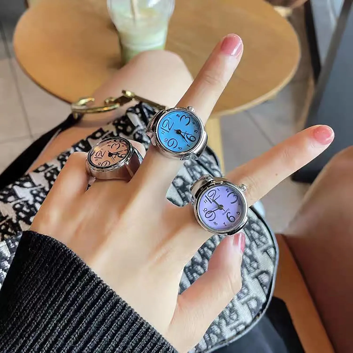 Finger Watch Rings for Women Men, Creative Elastic Round Quartz Finger Ring Watches for Mothers Day Teachers Day, Adjustable Clock Ring Graduation Gifts for Her Him