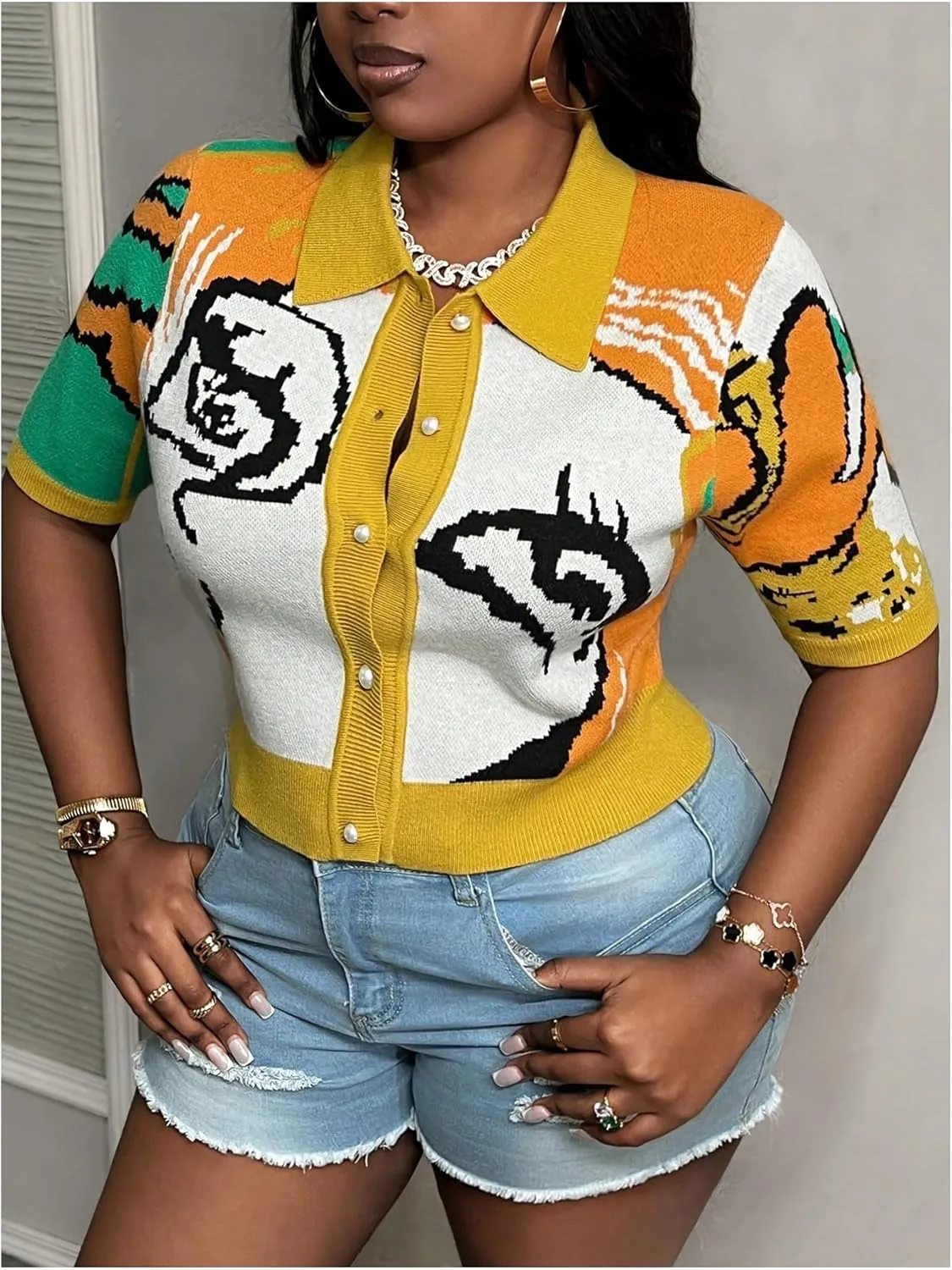WDIRARA Women's Plus Size Graphic Print Cardigan Button Down Sweaters Short Sleeve Cardigans