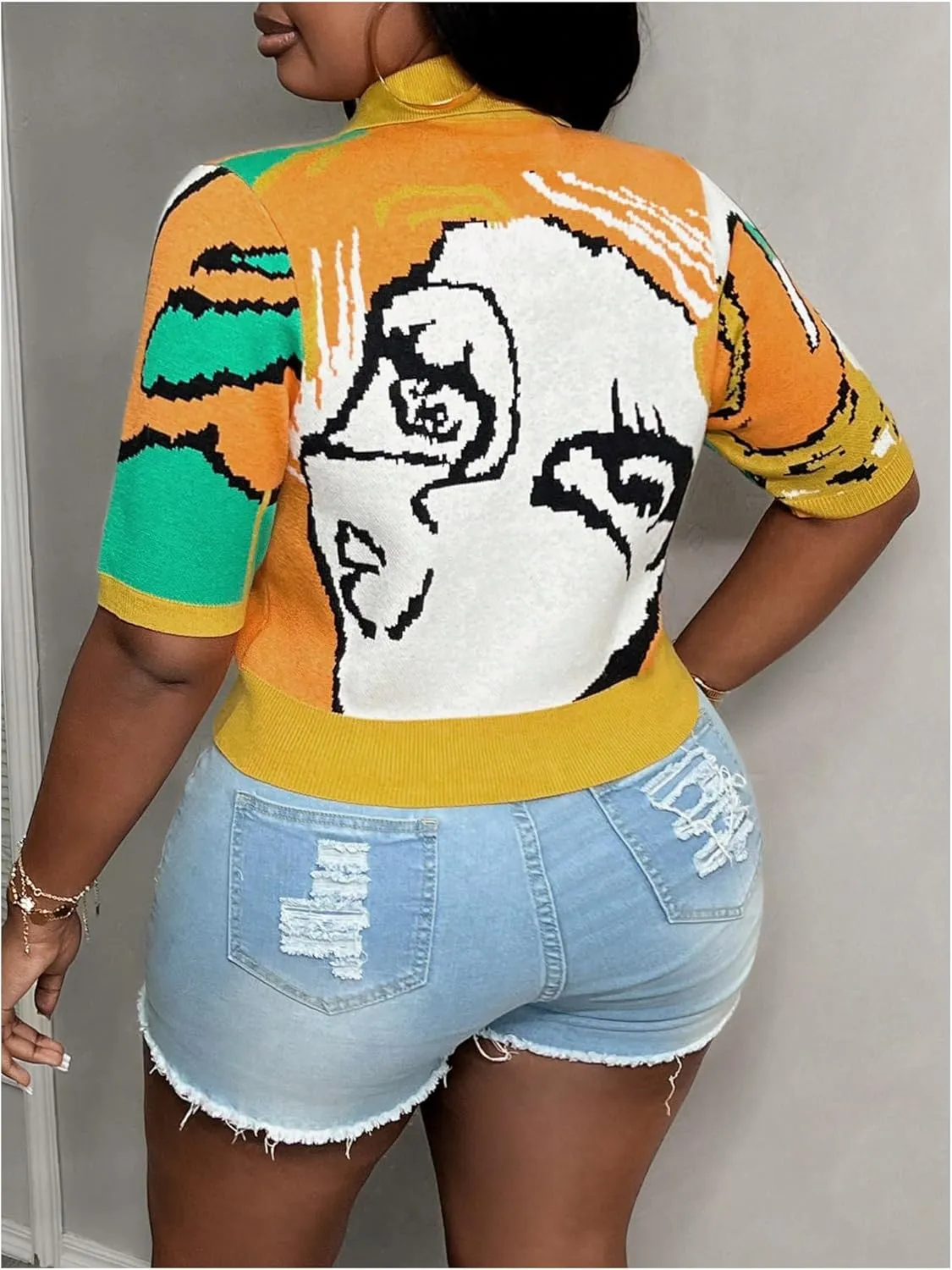 WDIRARA Women's Plus Size Graphic Print Cardigan Button Down Sweaters Short Sleeve Cardigans