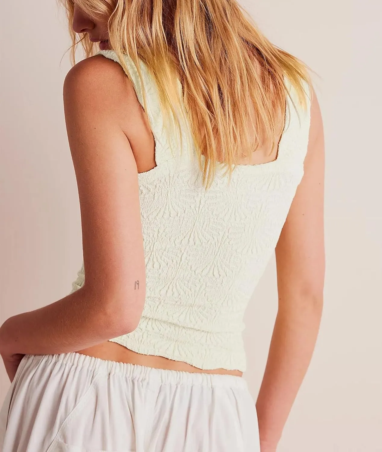 Women's Square Neck Wide Straps Tank Tops Sleeveless Going Out Tops Lettuce Trim Slim Fit Crop Tops Cami